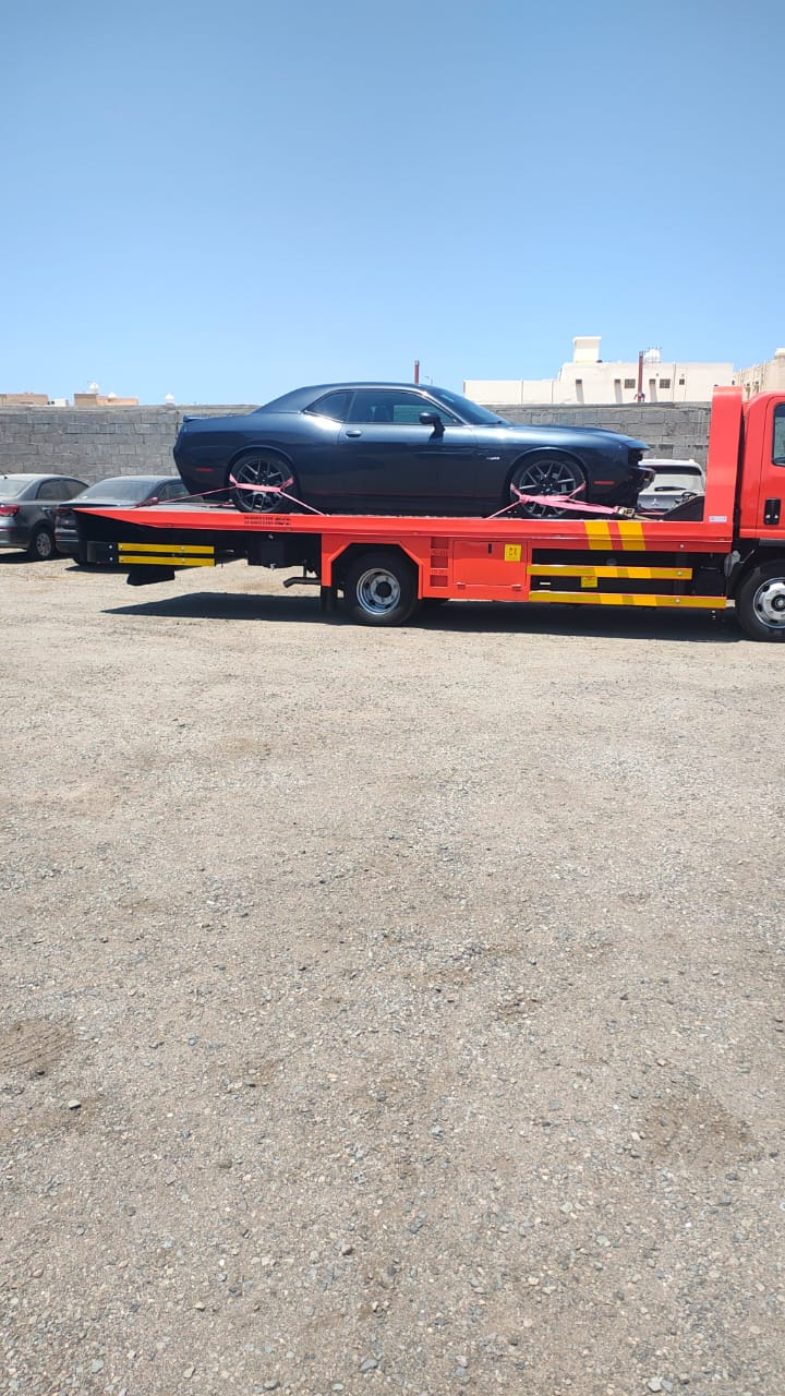 سطحة تنقل دودج تشالنجر أزرق داكن في جدة